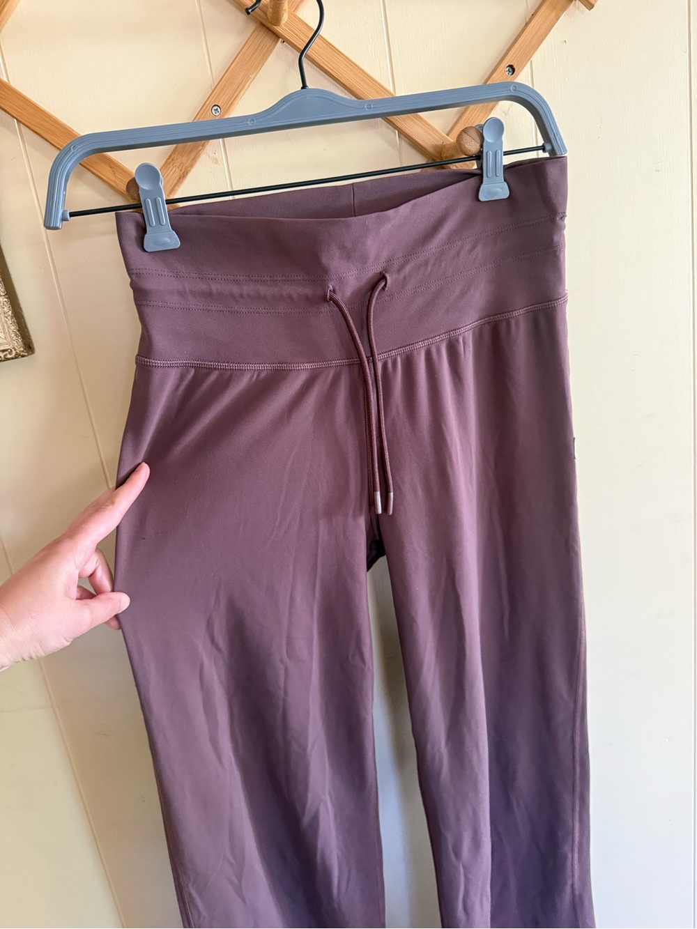 Vuori daily wide leg chestnut straight leg pants xs